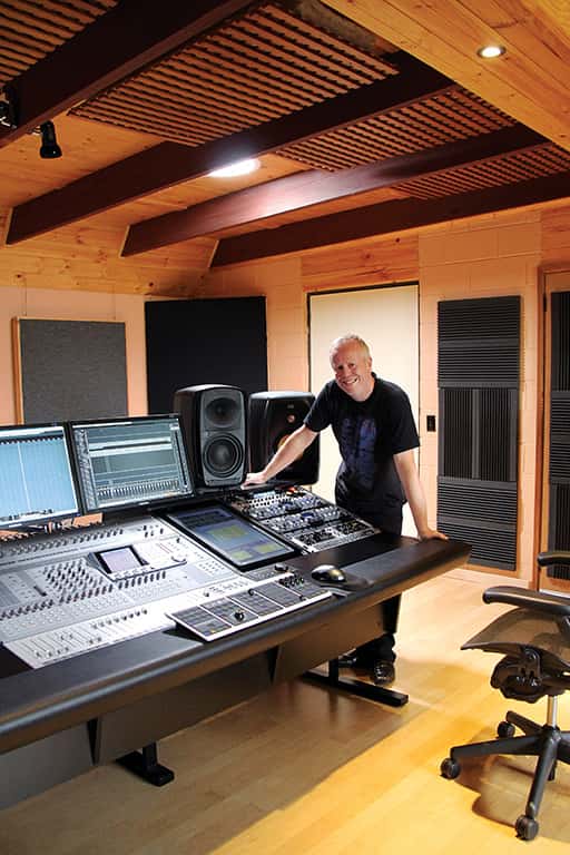 Justin-Humphries_Control-Room-pichi