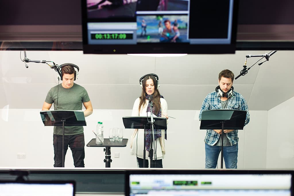 Recording-dialogue-at-Side-UK---Andy-Emery-pichi